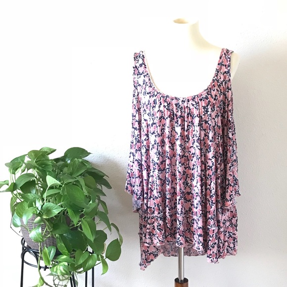 torrid Tops - Torrid Floral Cold Shoulder Blouse Size 1